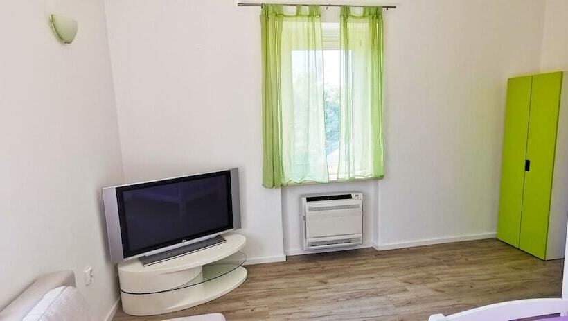 Номер Стандарт Совместная Ванная, Chillax Rooms