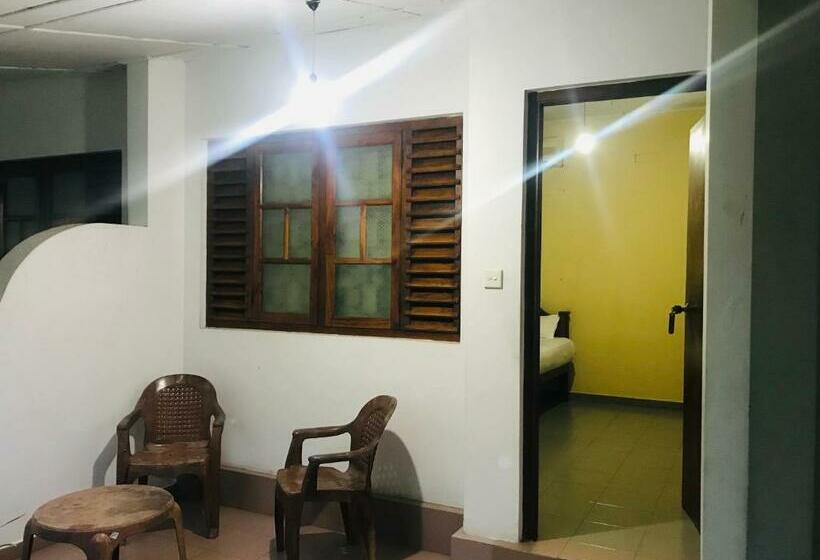 اتاق استاندارد سه نفره, Green Parrot Family Resort