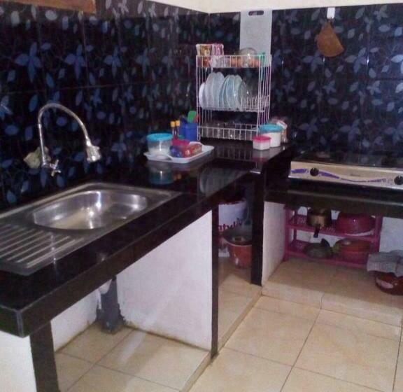Семейный Номер, Azalea Homestay