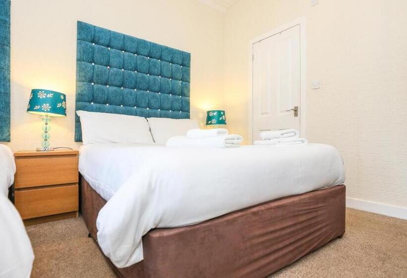 חדר קלאסי לשלושה, Mystayinn Strathblane House