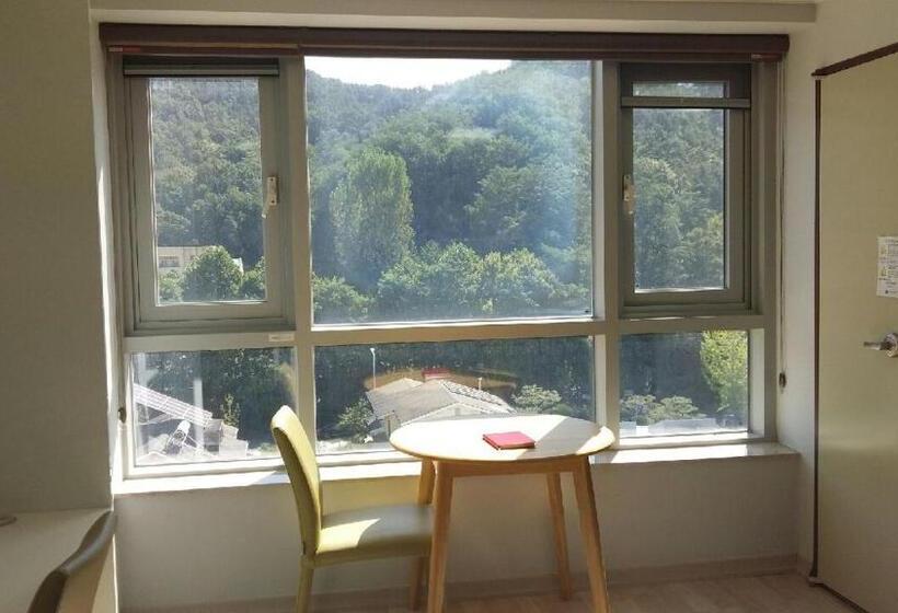 Quarto Deluxe, Gaon Residence