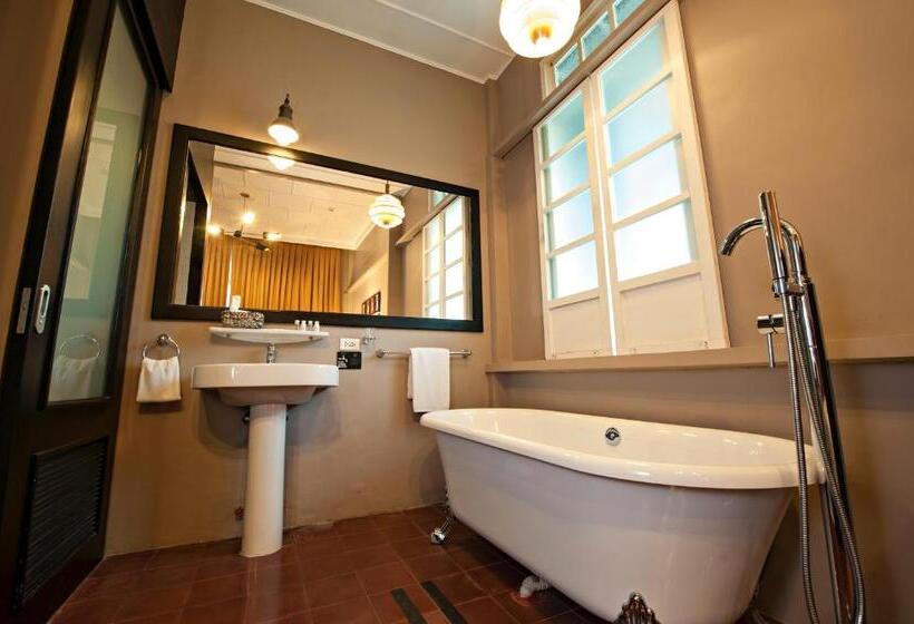 Люкс, The Henry Hotel Manila