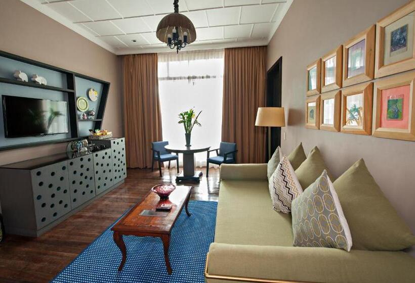 Люкс, The Henry Hotel Manila