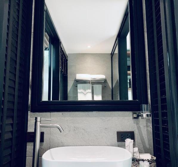 Люкс, The Henry Hotel Manila