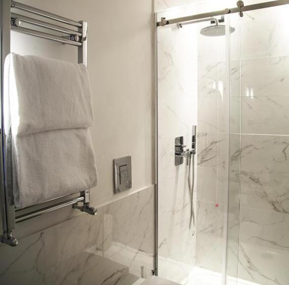 اتاق کلاسیک, The Independent Suites