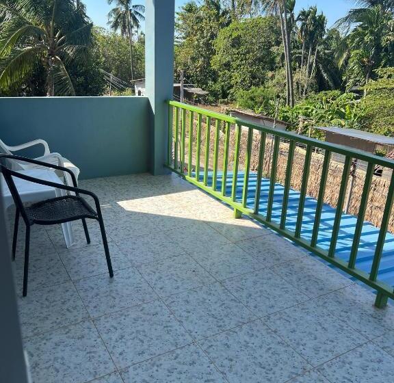 Номер Deluxe с Балконом, Nare Guest House