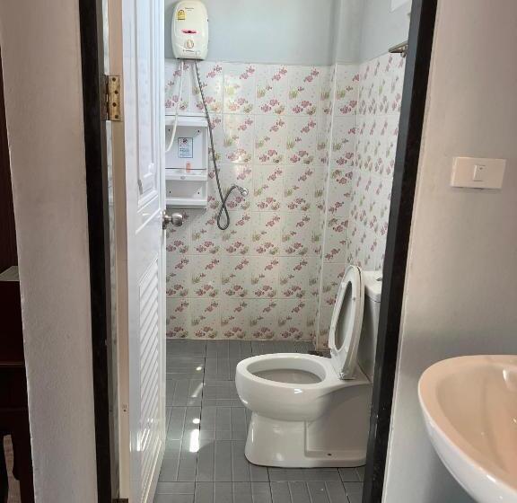 Номер Стандарт с Балконом, Nare Guest House