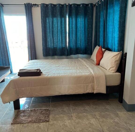 Номер Стандарт с Балконом, Nare Guest House