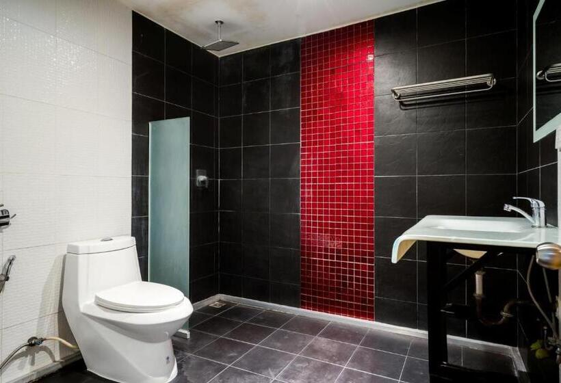 Quarto Deluxe, Go Inn The Grand Palace   Mrt Samyot Station