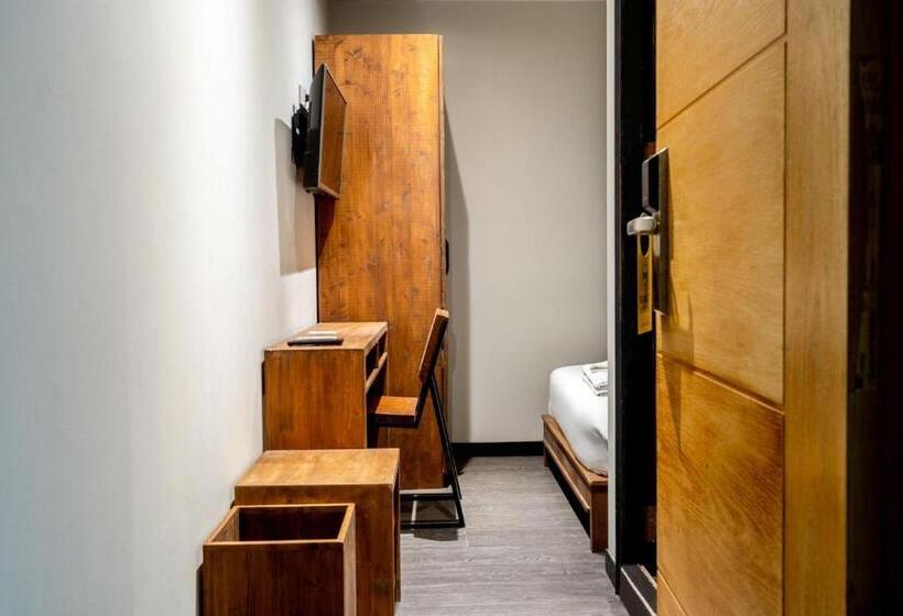 Quarto Deluxe, Go Inn The Grand Palace   Mrt Samyot Station