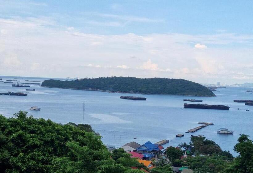 Номер Стандарт с Балконом, บ้านนางฟ้า เกาะสีชัง Baan Nangfa