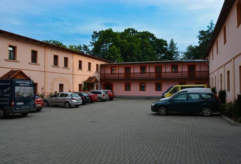 Семейный Номер, Penzion U Parku