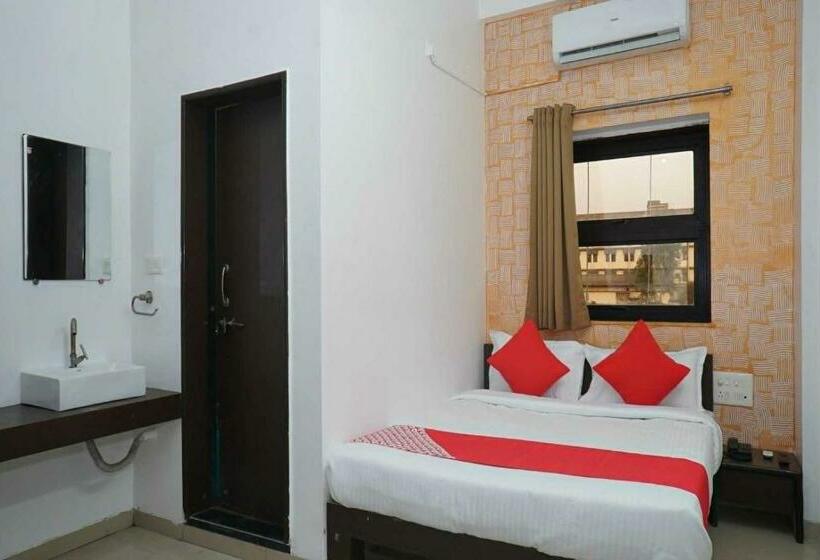 Трехместный Номер Классика, Oyo Flagship 81100  Sai Lodging