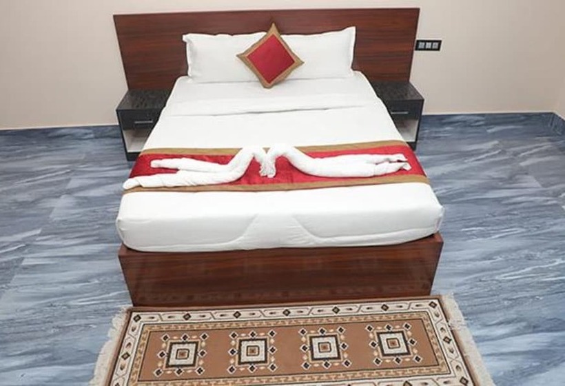 اتاق لوکس, Fabhotel Flowery Pekoe Inn