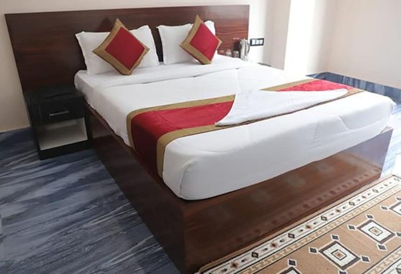 اتاق لوکس, Fabhotel Flowery Pekoe Inn