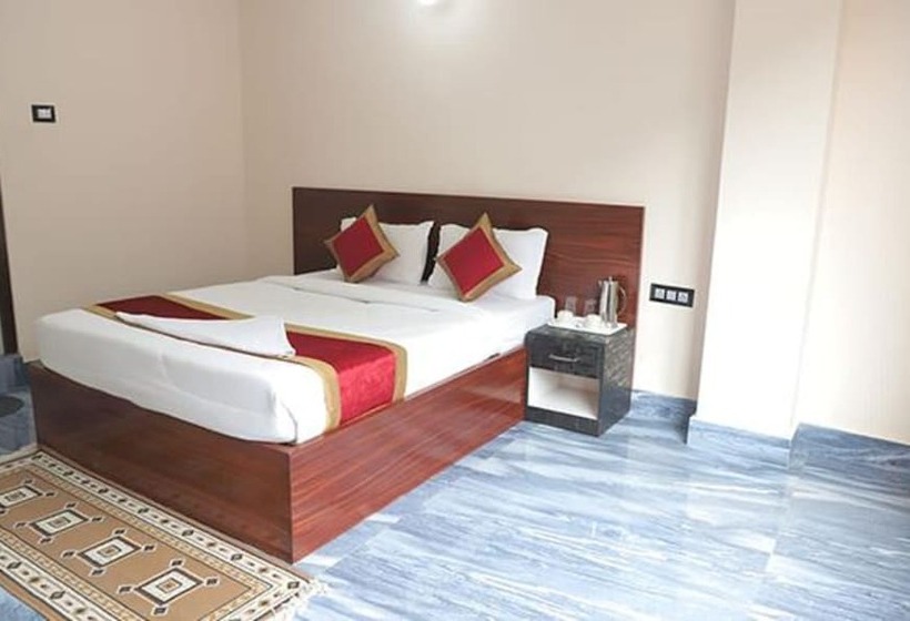 اتاق لوکس, Fabhotel Flowery Pekoe Inn