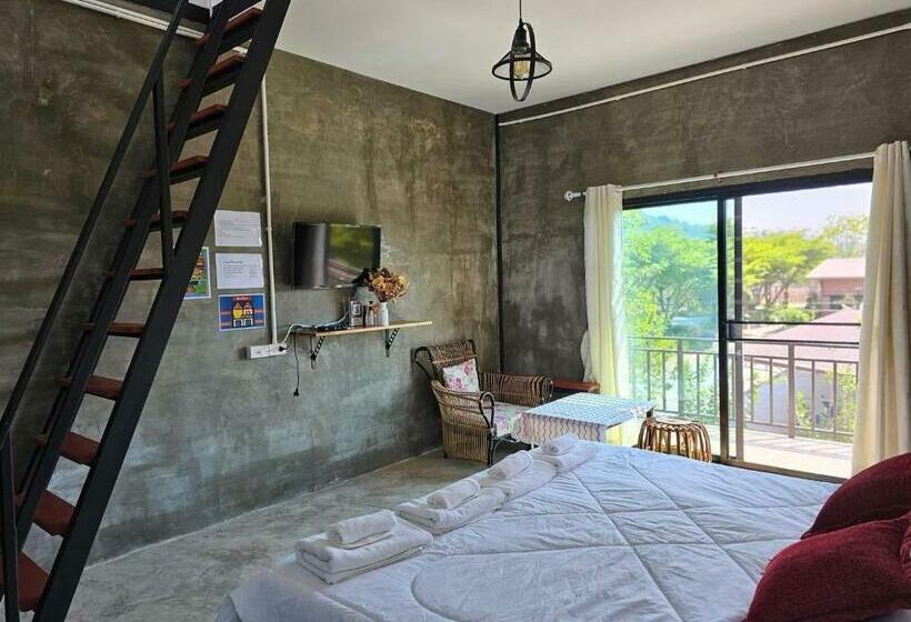 Family Suite, ไร่ปาริชาติ
