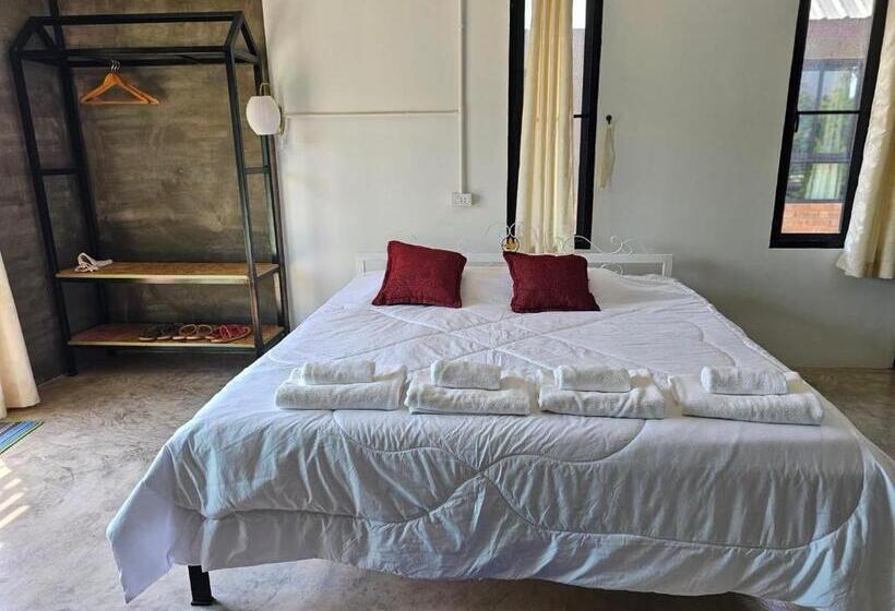 Family Suite, ไร่ปาริชาติ