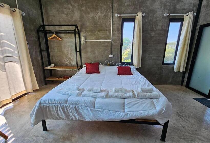 Family Suite, ไร่ปาริชาติ