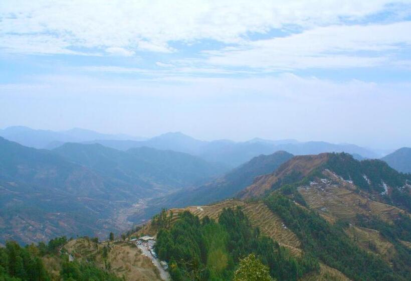 패밀리 룸 산 전망, Dhanolti View By La Riqueza   Welcome New Year With Fresh Snowfall