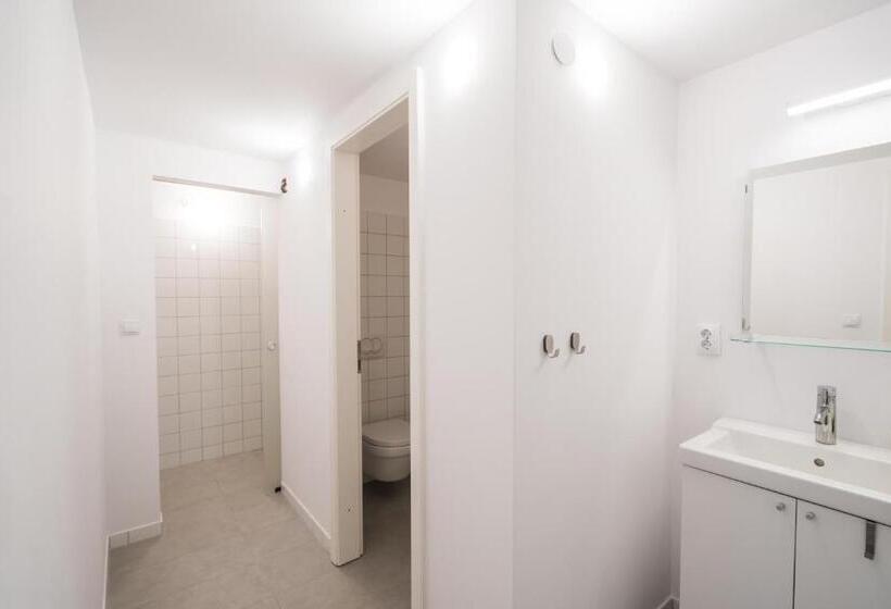 Студия Deluxe, Squash Apartments & Studios