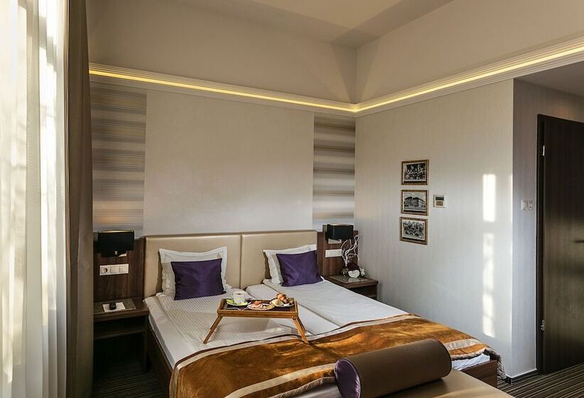 Номер Superior, Grand Hotel Glorius Makó