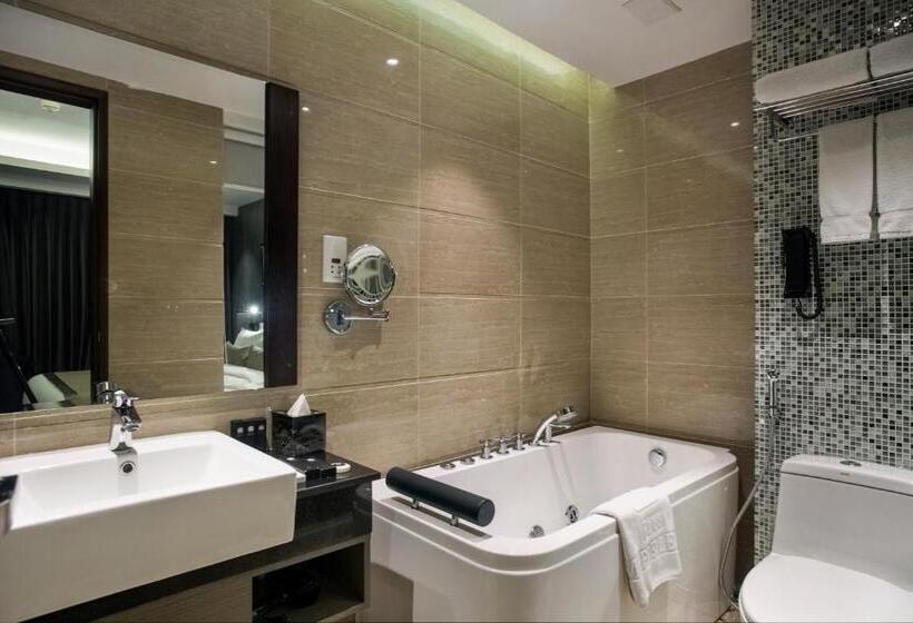 سوییت خانوادگی, Best Western Plus Maple Leaf