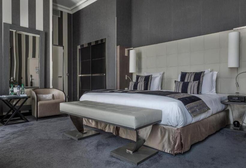 سوئیت جونیور با تخت بزرگ, La Cour Des Consuls Hotel And Spa Toulouse   Mgallery