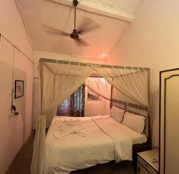 Standard Room without Air Conditioning, Ocean View Goan Beach House