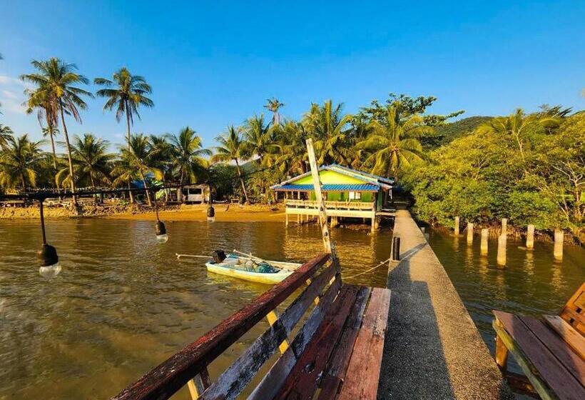 Семейный Номер Боковой Вид на Море, Banmae Resort Kohchang