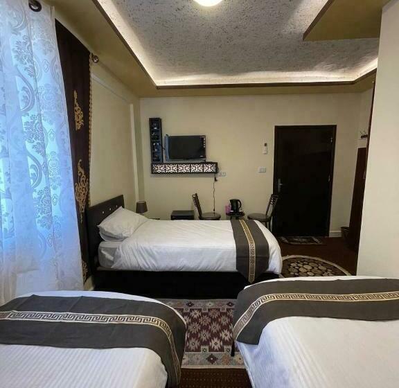 اتاق استاندارد سه نفره, Ad Deir Guesthouse