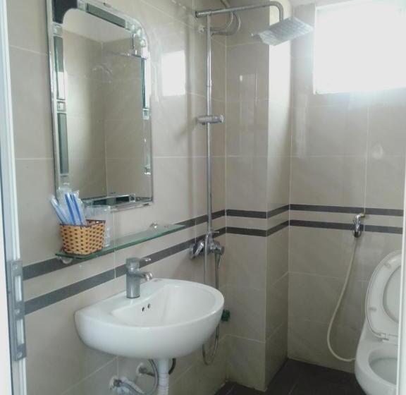 اتاق استاندارد, Khách Sạn Crown   Gần đại Học Nông Lâm Tn