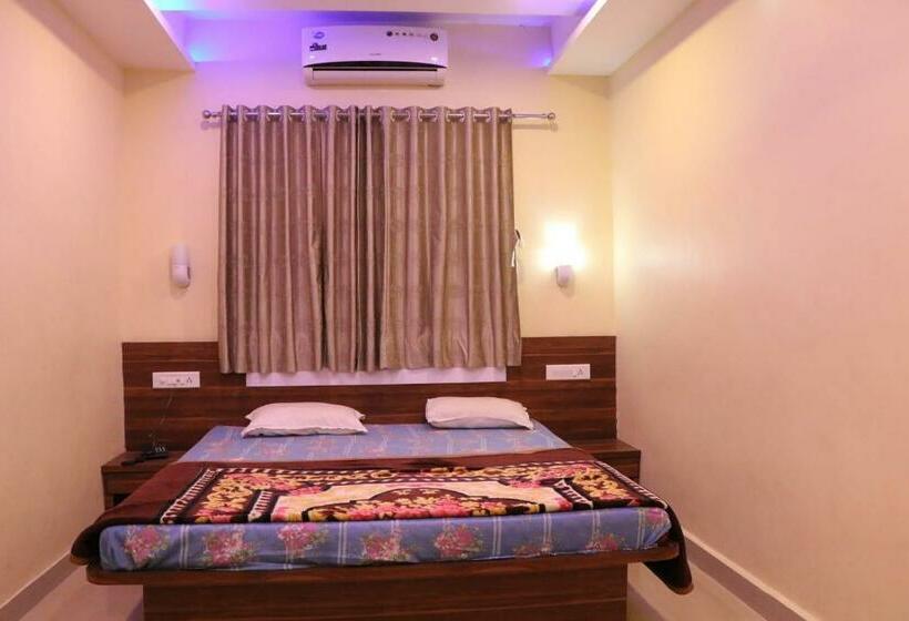 Номер Deluxe, Param Hotel And Restaurant