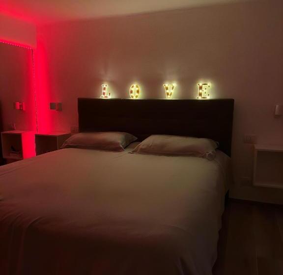 اتاق استاندارد, Visavi  Luxury Room