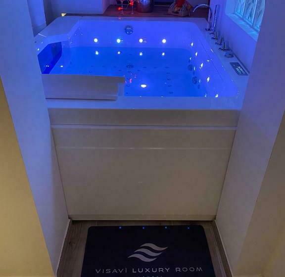 اتاق استاندارد با وان آب گرم, Visavi  Luxury Room