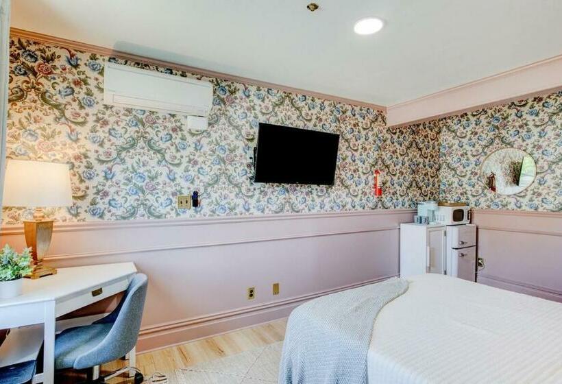 Студия Стандарт, Suite 4 Historic Art City Inn