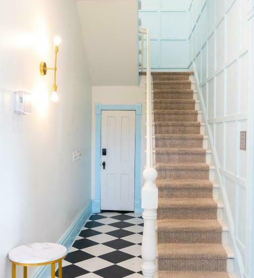 Студия Стандарт, Suite 4 Historic Art City Inn