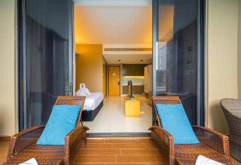 سوییت با چشم‌انداز استخر, Greystone 99 Suites