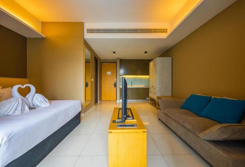 سوییت با چشم‌انداز استخر, Greystone 99 Suites