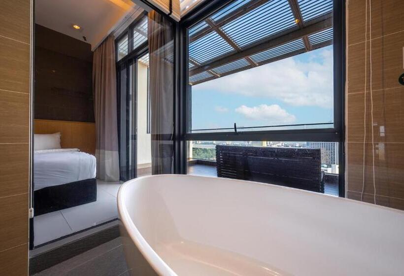 سوئیت با بالکن, Greystone 99 Suites