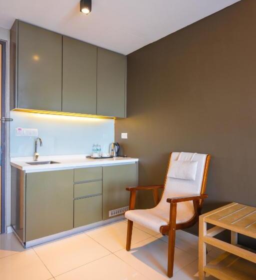 سوئیت با بالکن, Greystone 99 Suites
