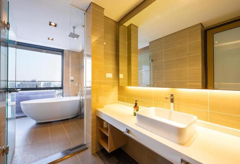 سوئیت با بالکن, Greystone 99 Suites