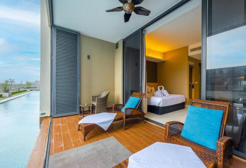سوییت با چشم‌انداز استخر, Greystone 99 Suites