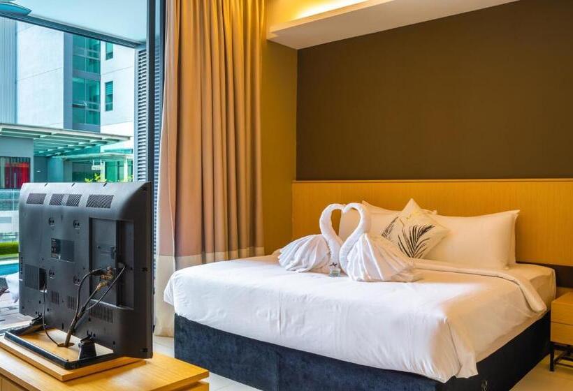 سوییت با چشم‌انداز استخر, Greystone 99 Suites