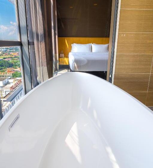 سوییت سوپریور, Greystone 99 Suites