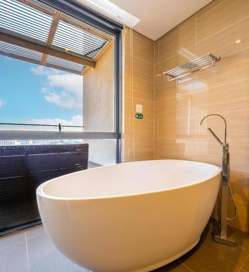 سوئیت با بالکن, Greystone 99 Suites