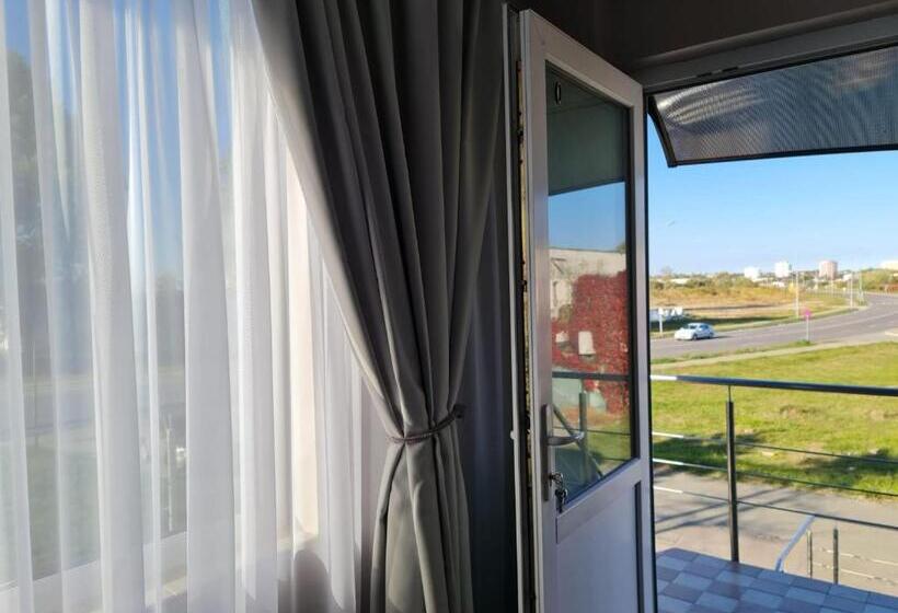 استودیوی استاندارد, Vila Zaya Saturn