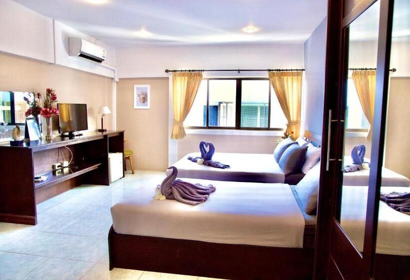 Номер Стандарт Трехместный, Golden Guesthouse By The Beach Cha Am