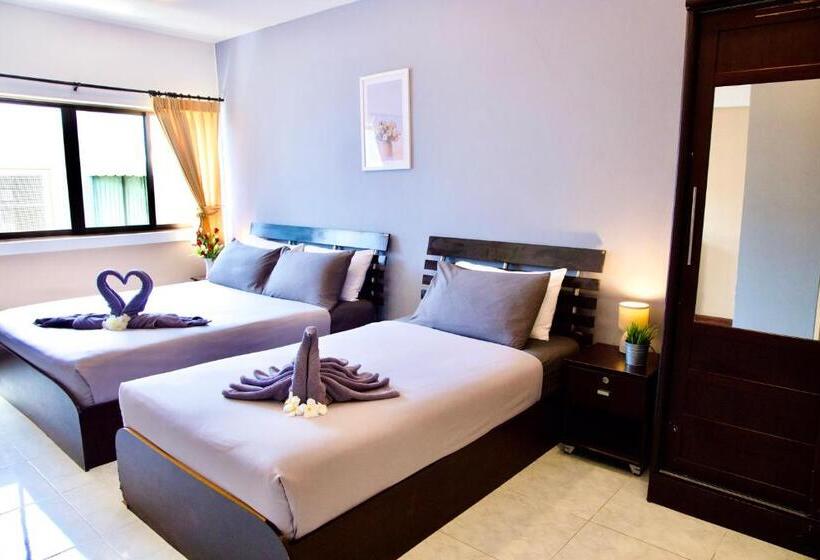 Номер Стандарт Трехместный, Golden Guesthouse By The Beach Cha Am