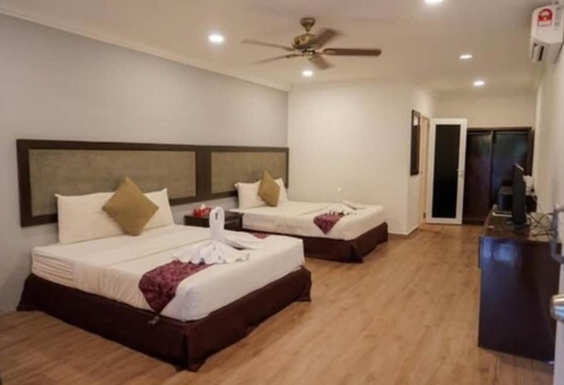 Семейный Номер, Shell Out Cenang Beach Resort